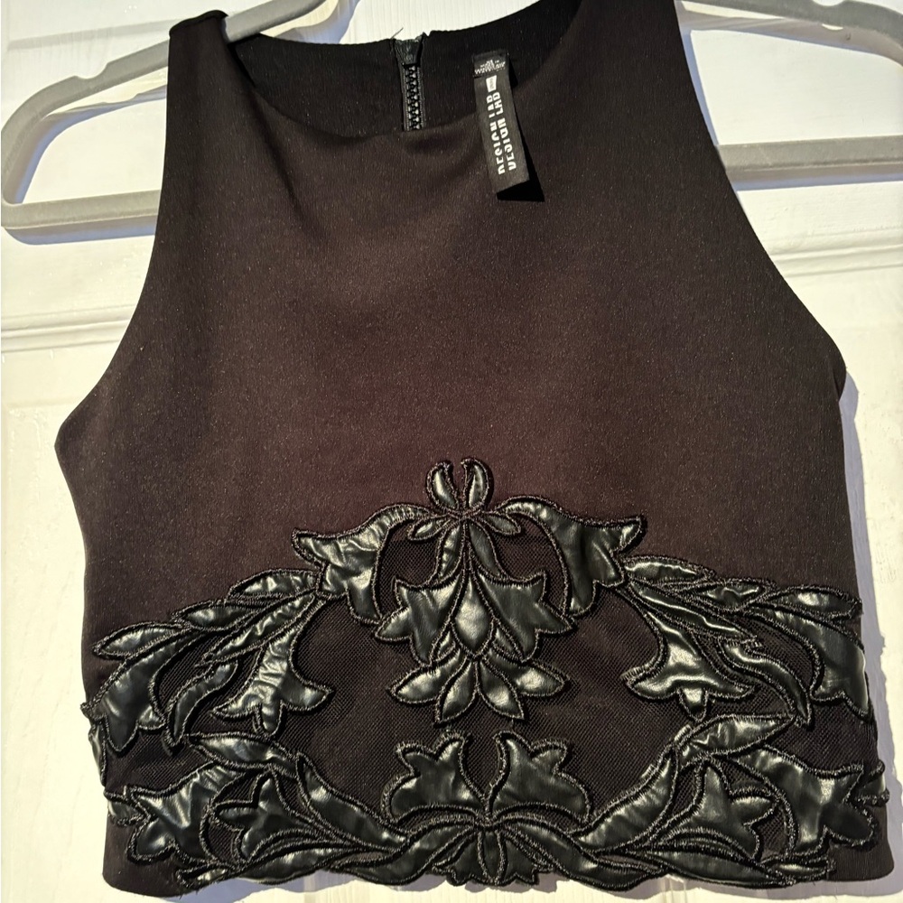 Design Lab Black lace top Size XS